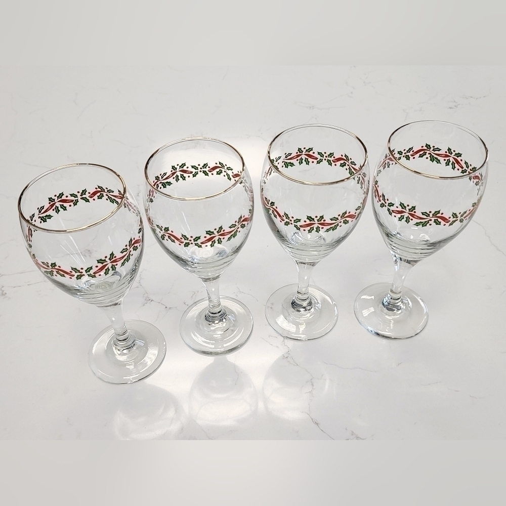 𝅺CHRISTMAS wine glasses